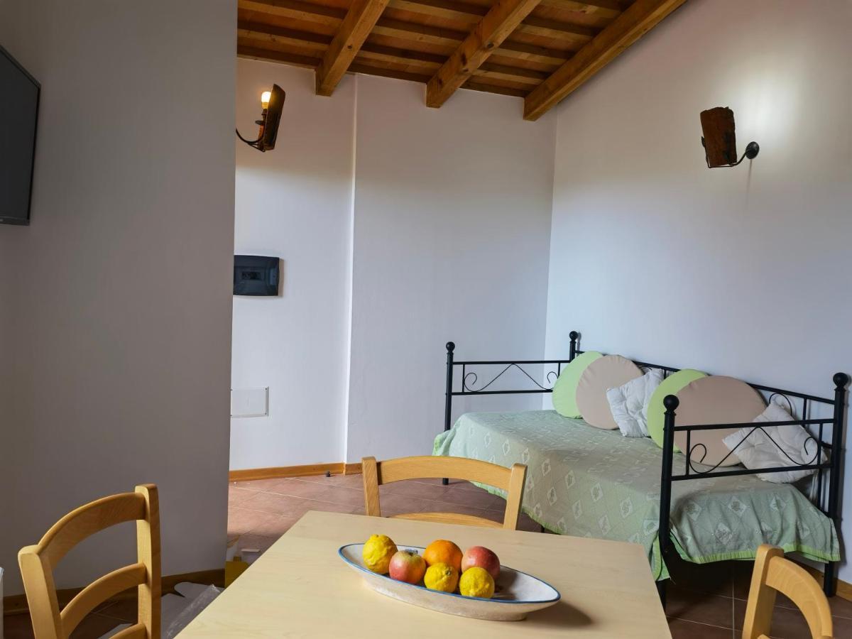La Corte Degli Ulivi - Albergo Rurale Tresnuraghes Luaran gambar