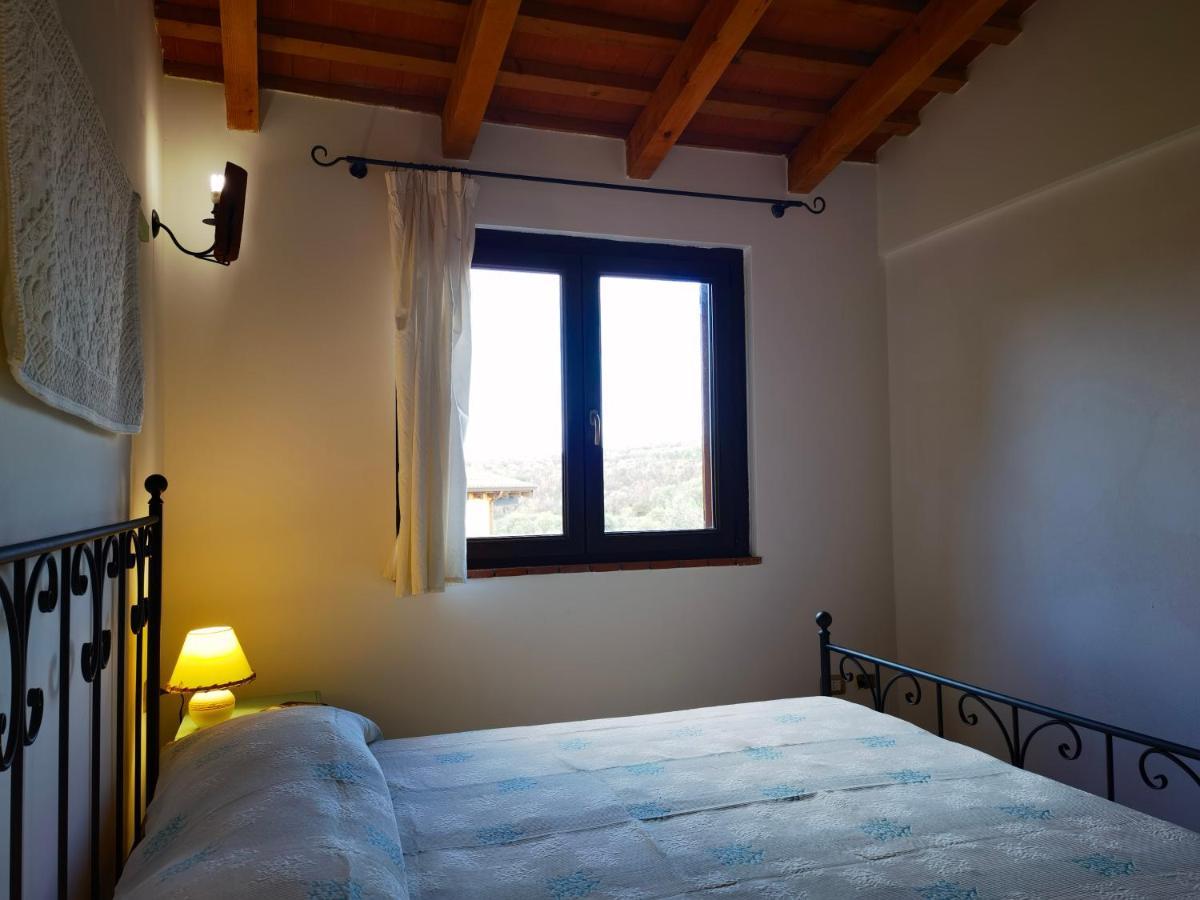 La Corte Degli Ulivi - Albergo Rurale Tresnuraghes Luaran gambar