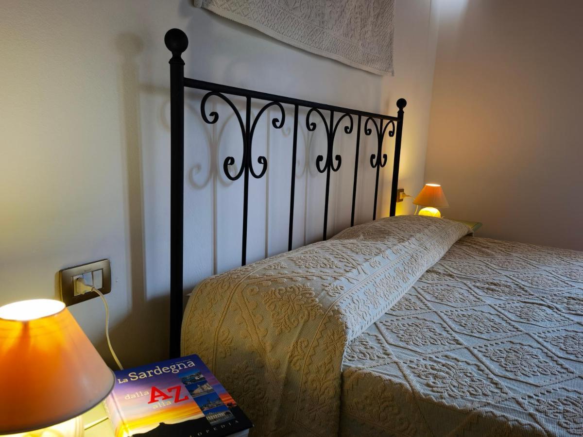 La Corte Degli Ulivi - Albergo Rurale Tresnuraghes Luaran gambar
